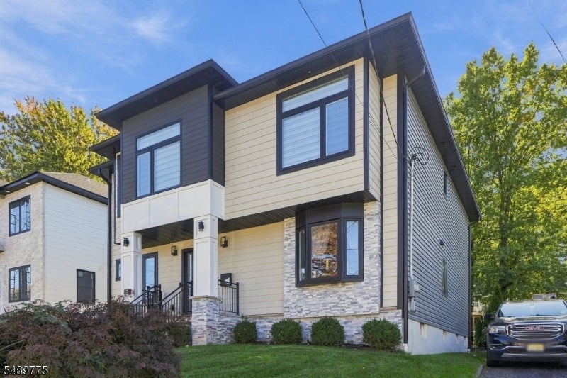 79 Elm Ave
