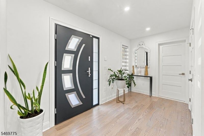 79 Elm Ave