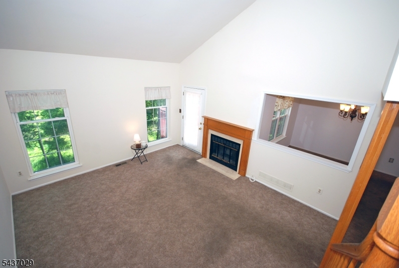 34 Delaware Ln