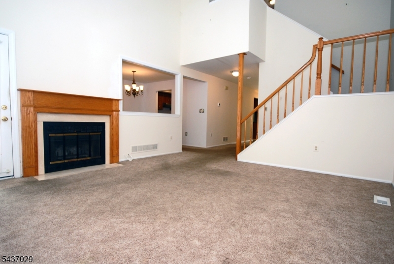 34 Delaware Ln