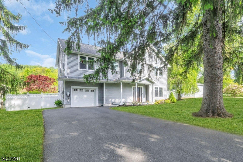 52 Clearmont Ave