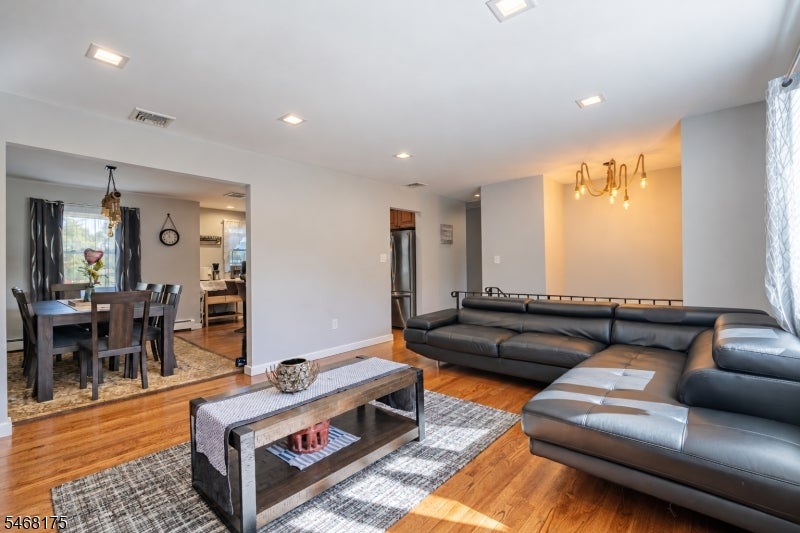 56 Outlook St