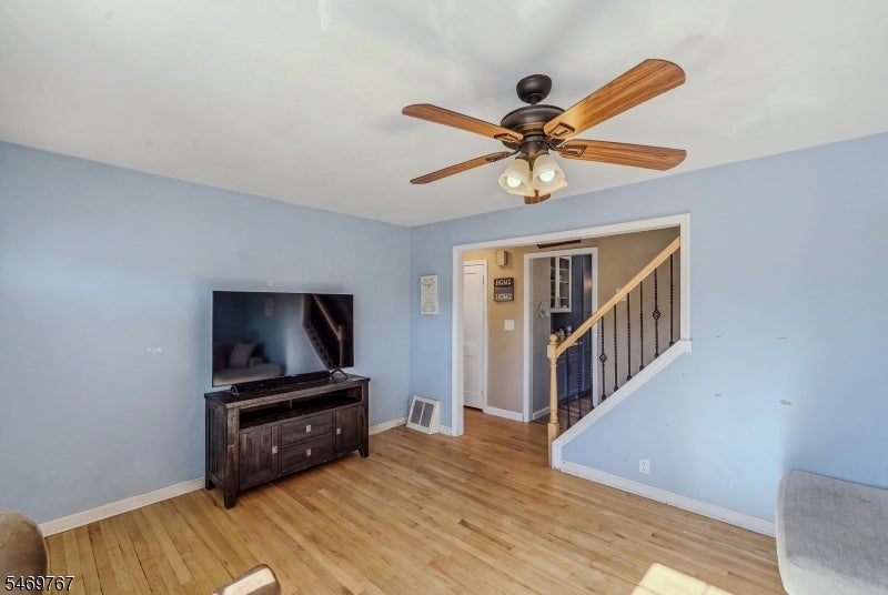 33 Hillside Dr