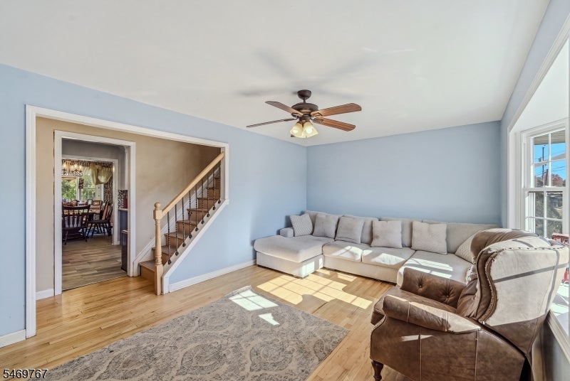 33 Hillside Dr