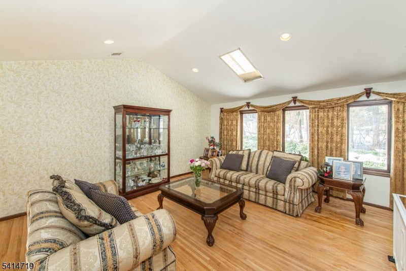 181 Center Grove Rd