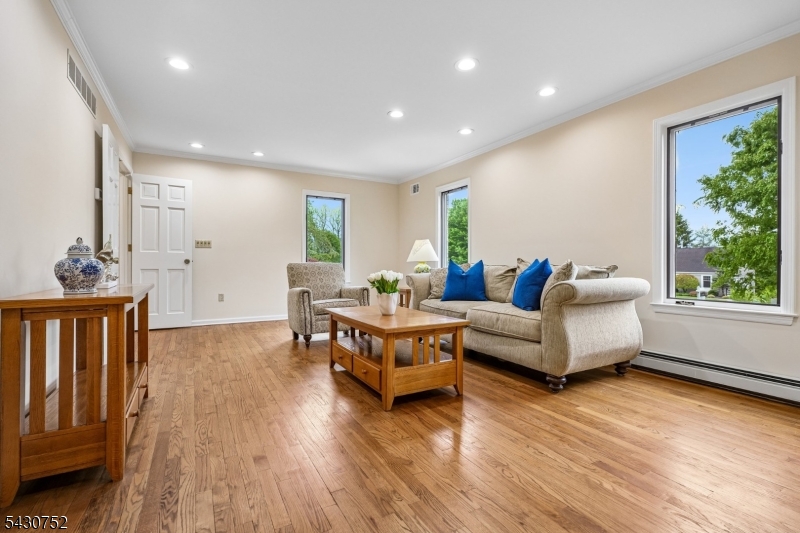 36 Pheasant Run Dr