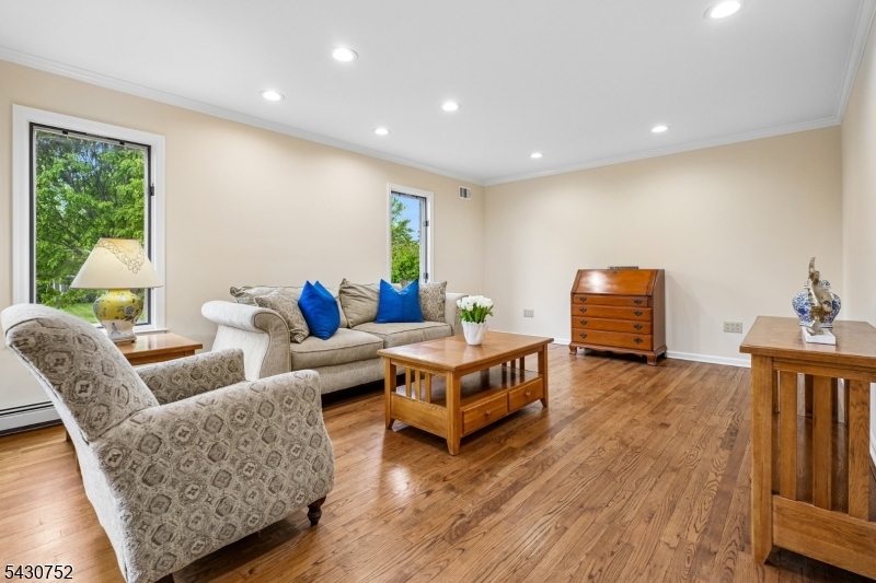 36 Pheasant Run Dr