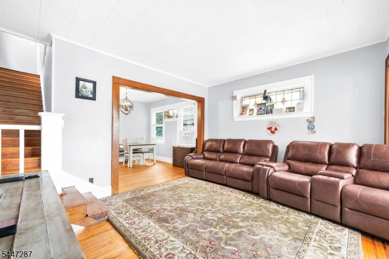 73 Ilford Ave