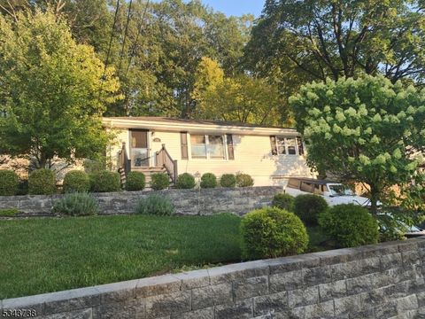 134 Rafkind Rd Bloomingdale Boro NJ 07403