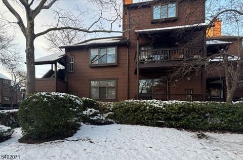 224 Sandcastle Ky Secaucus Town NJ 07094