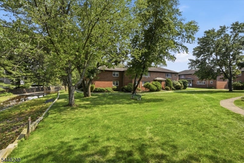 52 Lakeside Dr A