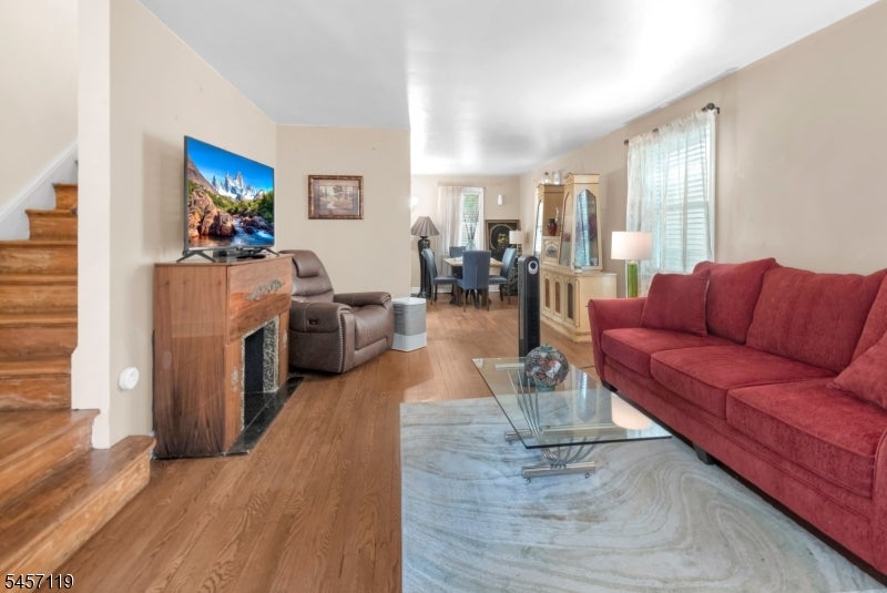 52 Clinton Pl