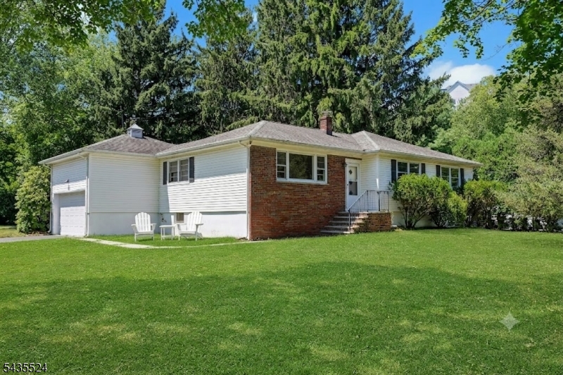 7 Mary Ave