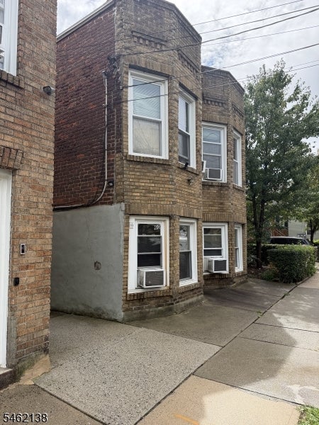 60 Naples Ave