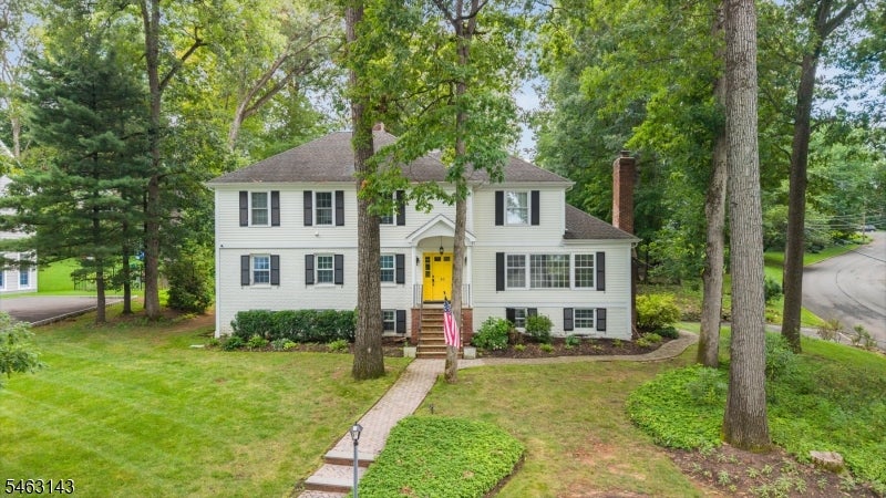 49 Van Houton Ave