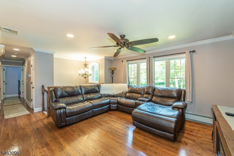 33 Lakeside Ave