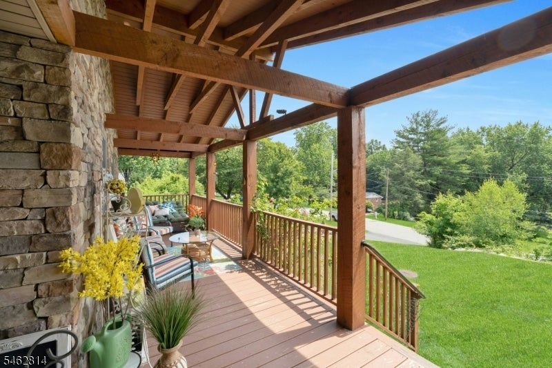 4 Northbrae Dr