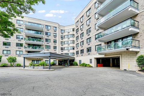 609 W S Orange Ave 2N South Orange Village Twp. NJ 07079