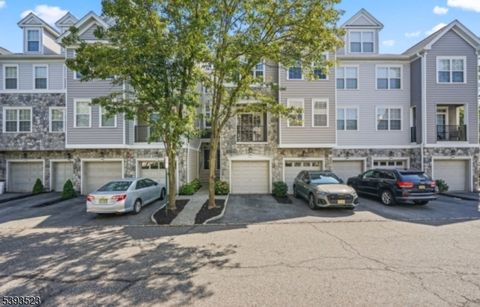 Photo of 107 Brittany Ct, Clifton, NJ 07013 (MLS # 3994566)