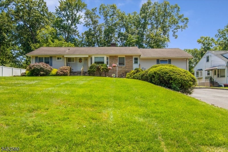 17 Hilldale Rd