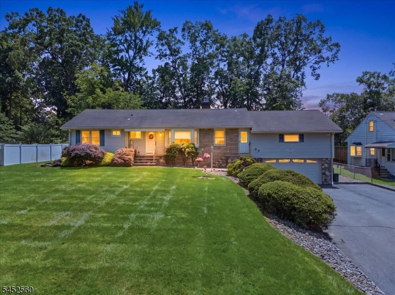 17 Hilldale Rd