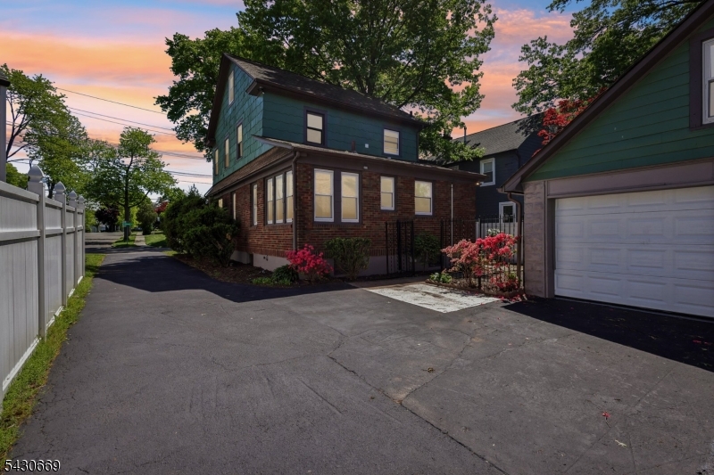 423 E Lincoln Ave