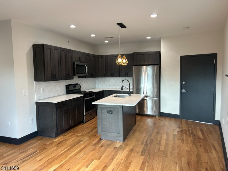 126 Newark Pompton Tpke B