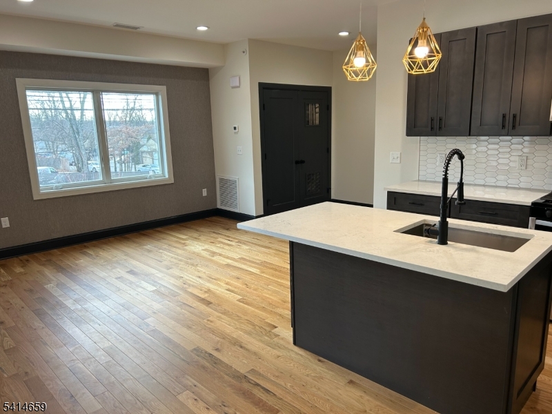 126 Newark Pompton Tpke B