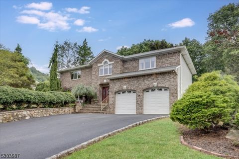 64 Roosevelt Ave North Haledon Boro NJ 07508