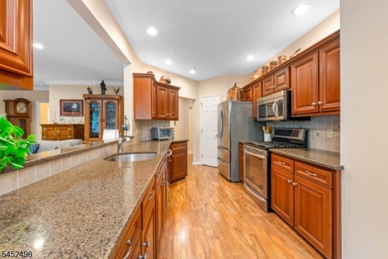4210 Cleveland Ln 210