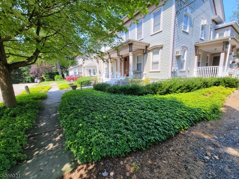 131 4Th St B