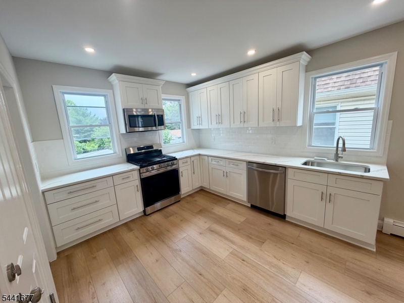 35 Apt3 Claremont Ave 3