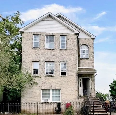 328-330 Hawthorne Ave Newark City NJ 07112