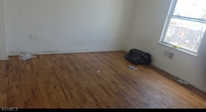 328-330 Hawthorne Ave