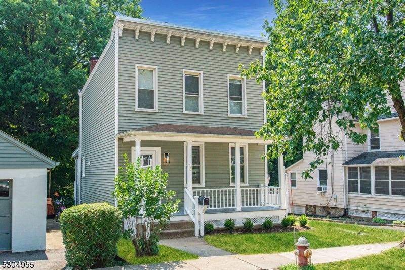 13 Malcolm St