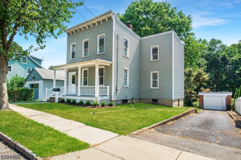 13 Malcolm St