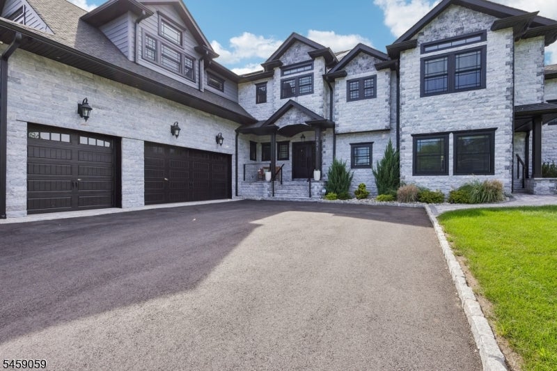 231 Mountain Ave
