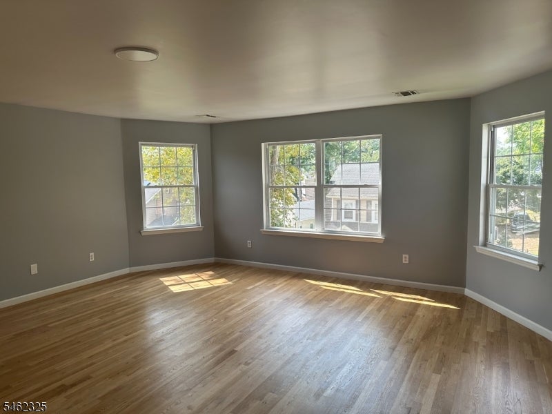 54 Melrose Ave 2