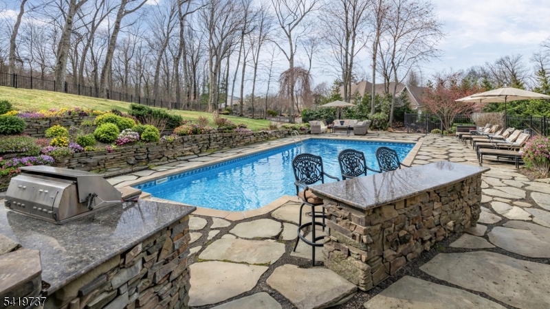 4 Michele Ct