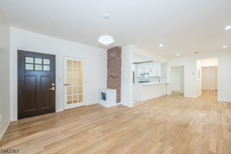 231 Waverly Pl