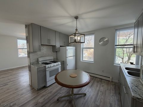 114 Center St Clifton City NJ 07011