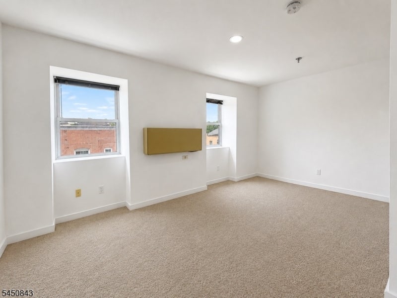 2 E Washington Ave 4B