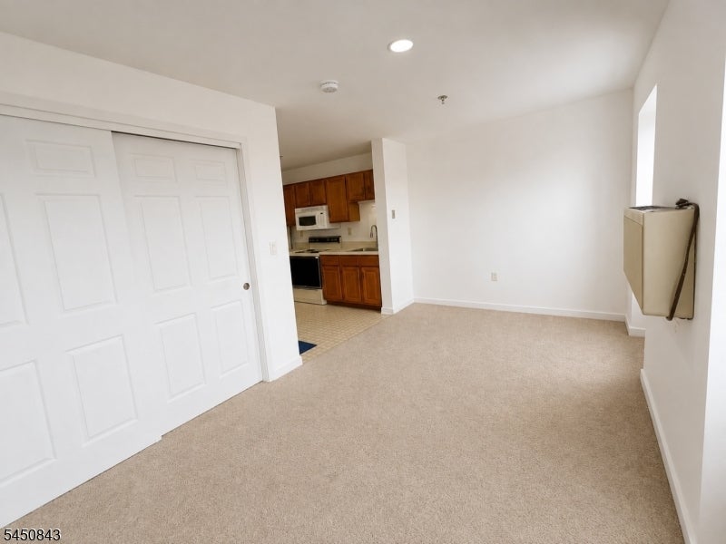 2 E Washington Ave 4B