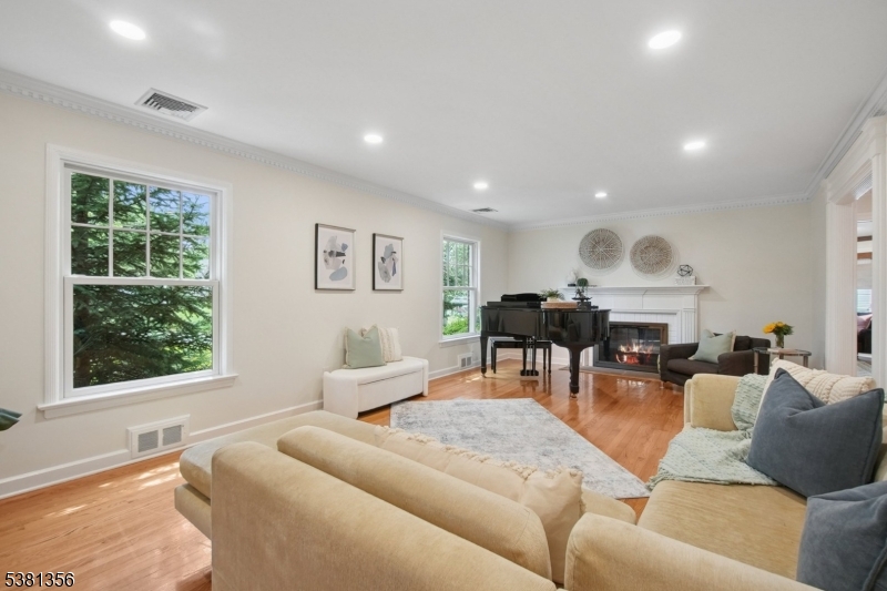 82 Browning Rd
