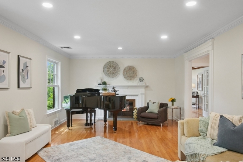 82 Browning Rd