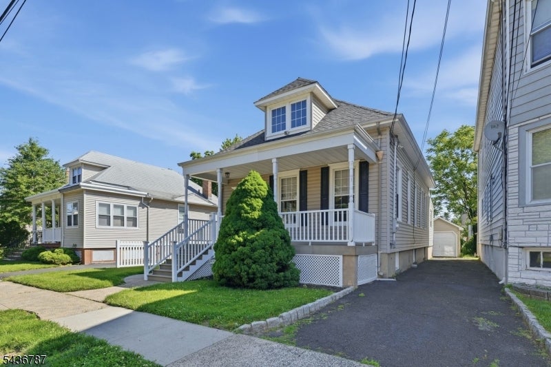219 Magie Ave