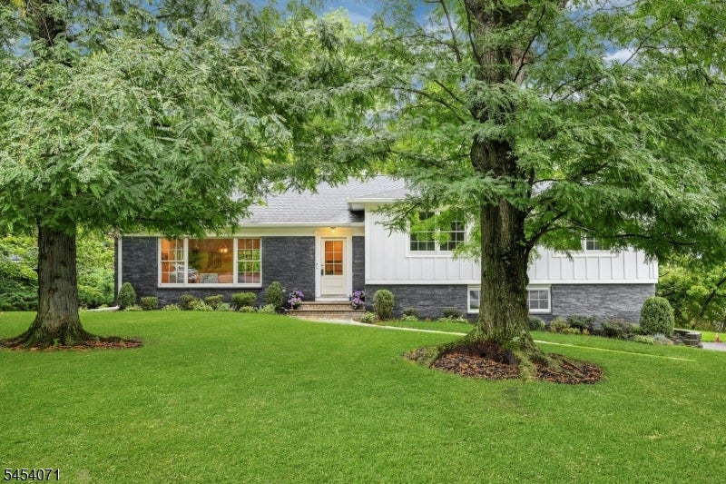 9 Crestview Ct