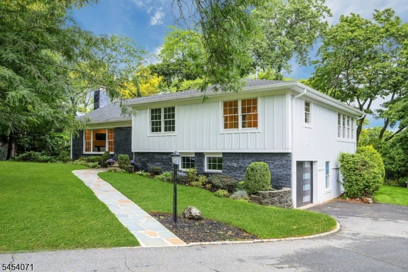 9 Crestview Ct