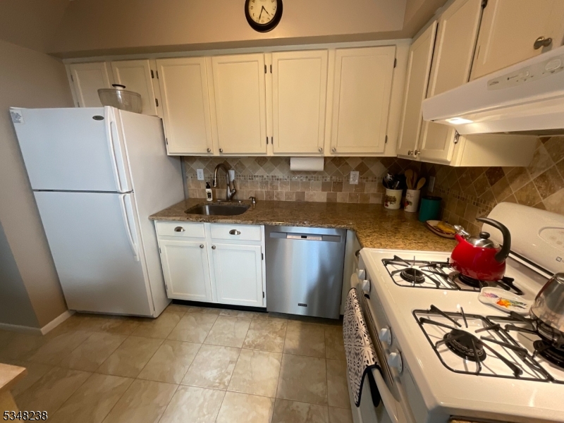 108-110 Passaic Ave B-19 19