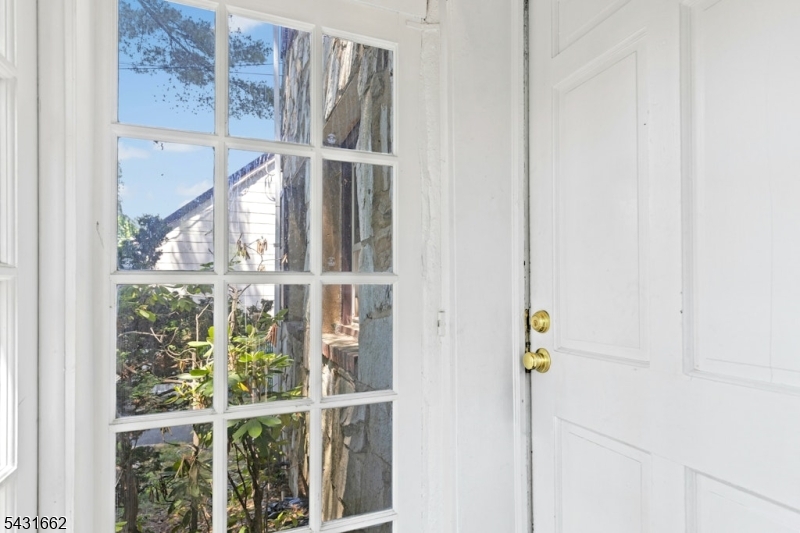 108 Gallows Hill Rd